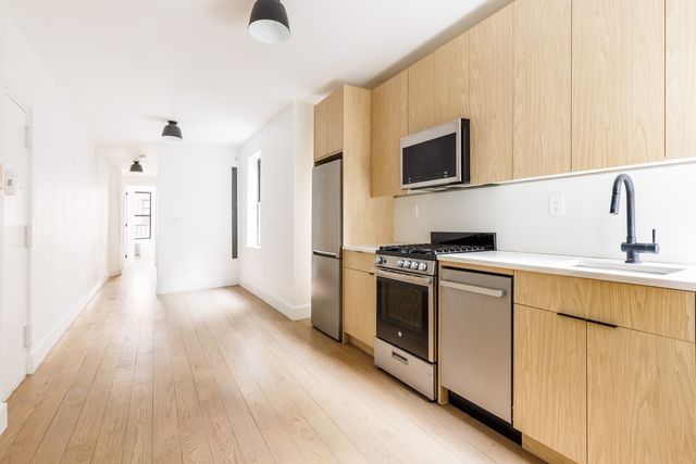 114 8th Ave #4FN, New York, NY 10011