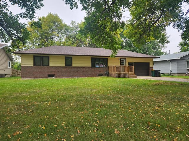 506 S  Griffin St, Lakefield, MN 56150