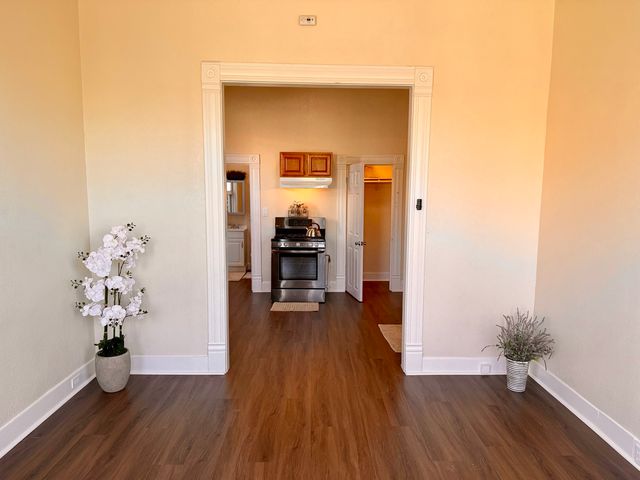 926 E  Channel St, Stockton, CA 95202