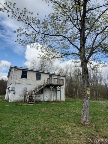 7676 Lewis Rd, Holland, NY 14080