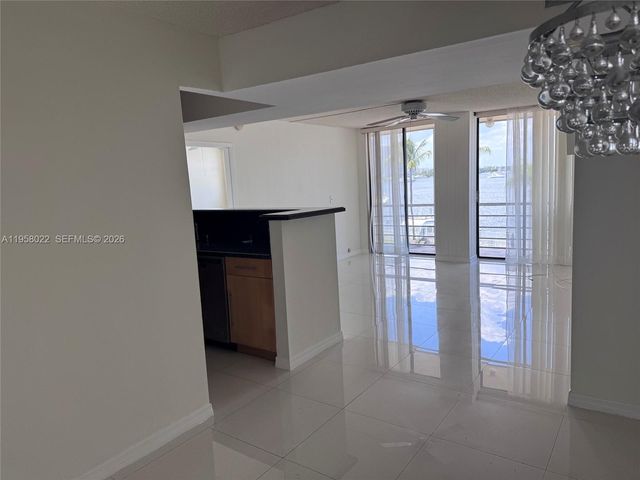2821 N  Miami Beach Blvd #3L, North Miami Beach, FL 33160