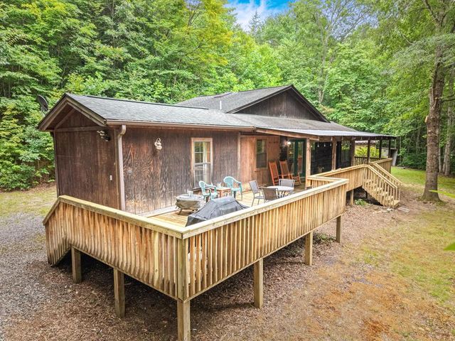 1350 Thomas Valley Rd, Whittier, NC 28789