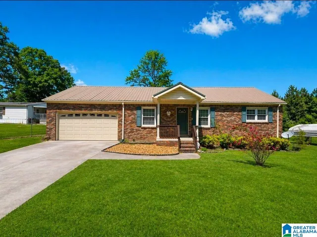 197 Oak Dr, Sumiton, AL 35148