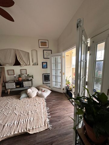 1570 N  Coast Hwy #8, Laguna Beach, CA 92651