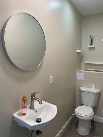 452 Summit St #2, Bridgeport, CT 06606