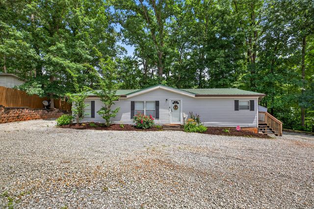 220 Bailey Cir, Townville, SC 29689