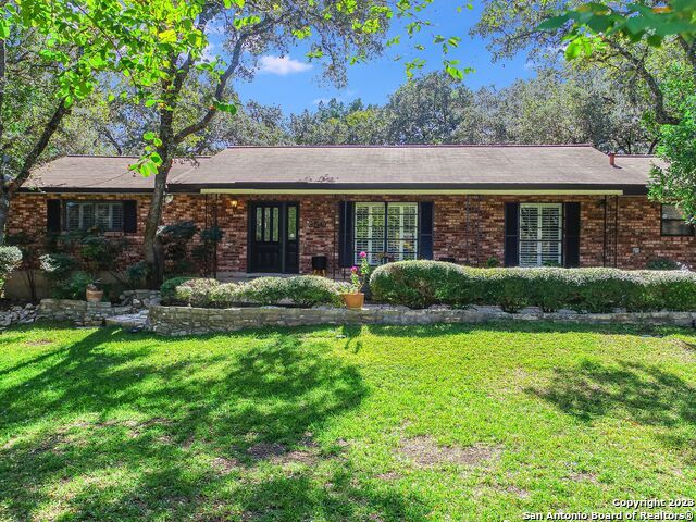 250 DONELLA DR, Hollywood Park, TX 78232