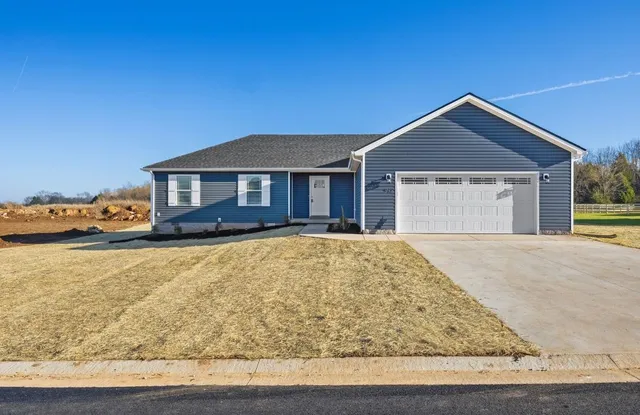 912 Alberta Dr, Bowling Green, KY 42101