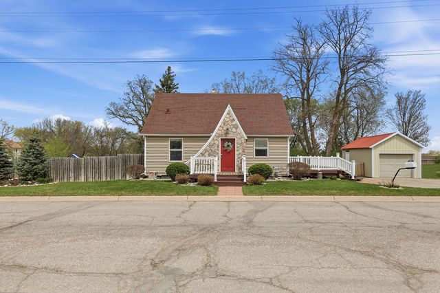 224 Elm St W, Detroit Lakes, MN 56501