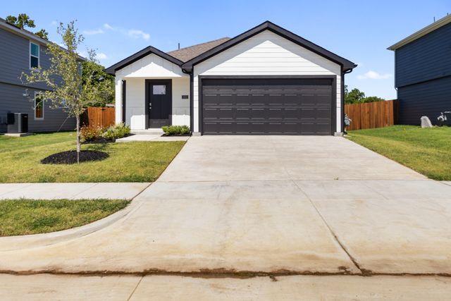 2912 Serenity Ln, Sherman, TX 75092
