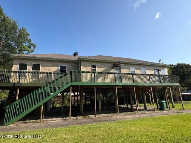 304 Vacation Ln, Waveland, MS 39576