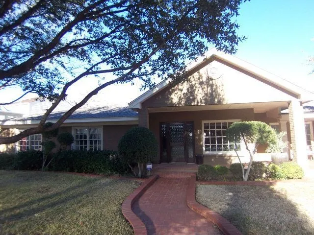 1202 Country Club Dr, Midland, TX 79701