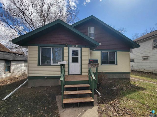 410 N  Lee Ave, Madison, SD 57042