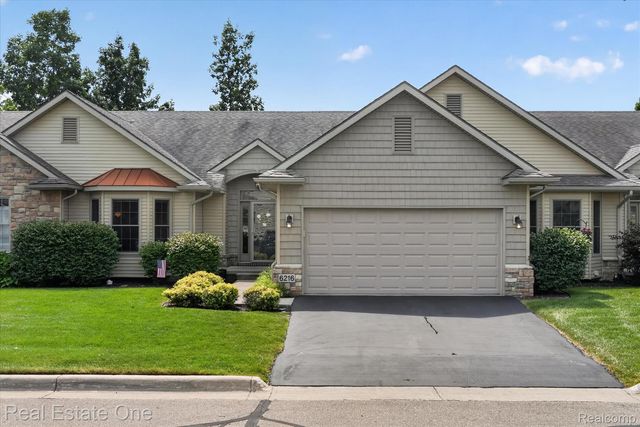 6216 Butternut Cir, Brighton, MI 48116