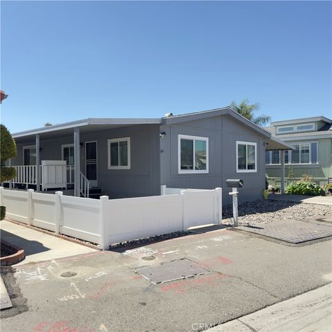 2 Palm Via, Anaheim, CA 92801