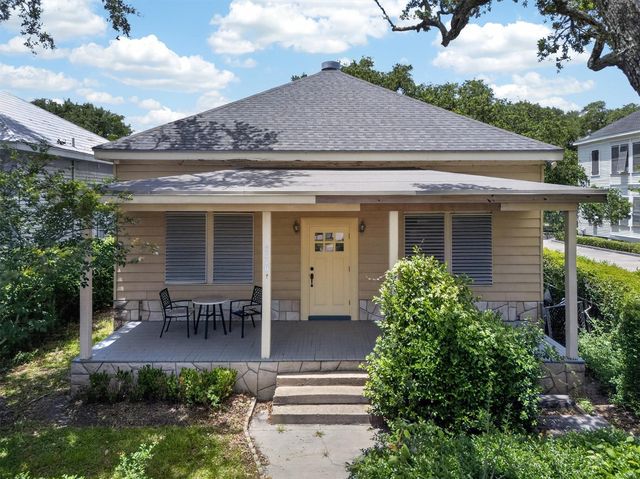 3310 Avenue O, Galveston, TX 77550