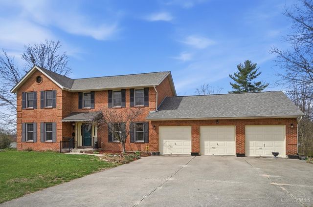 8909 Saxton Dr, West Chester, OH 45069