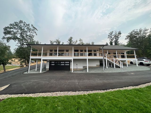 236 NW Canyon View Dr, Grants Pass, OR 97526