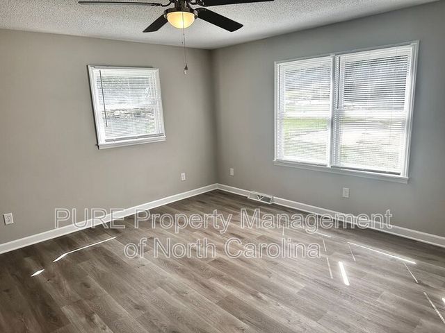 916 W  5th Ave #A, Lexington, NC 27292
