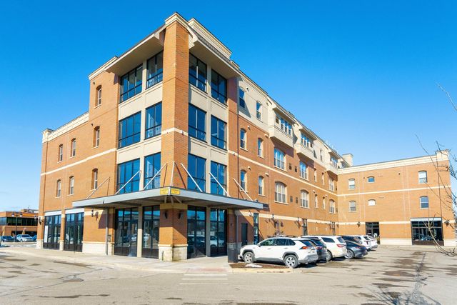 134 N  Leroy St #306, Fenton, MI 48430