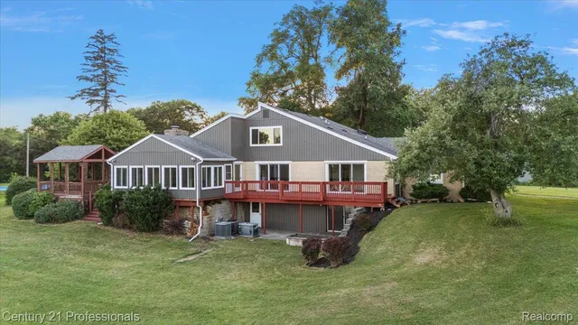 291 N  Baldwin Rd, Clarkston, MI 48348