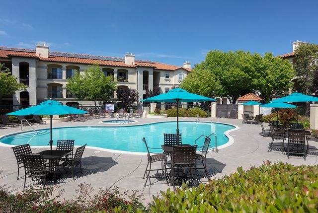2601 Hilltop Dr #11713, San Pablo, CA 94806