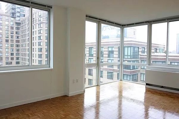 33 W  End Ave  #3C, New York, NY 10023