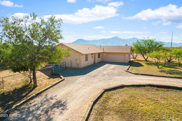 8548 S  Coyote Song Ln, Hereford, AZ 85615