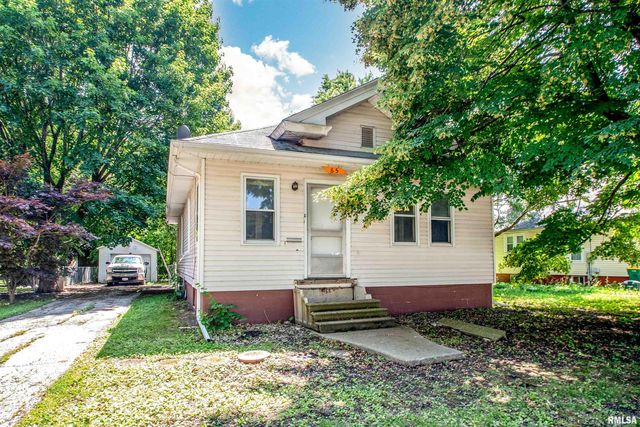 65 Lake St, Galesburg, IL 61401