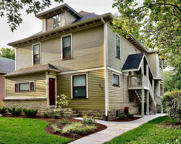 917 Laramie St, Manhattan, KS 66502