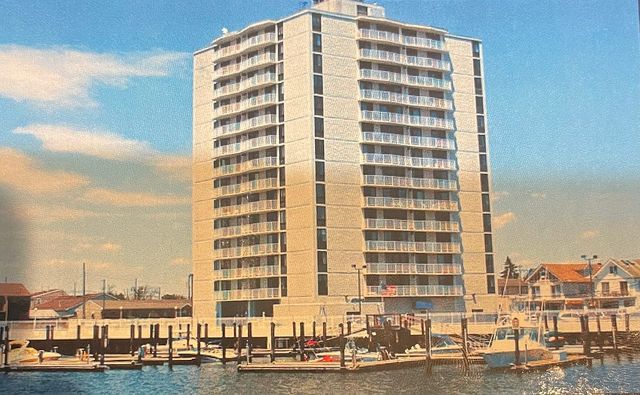 236 N  Derby Ave #206, Ventnor, NJ 08406