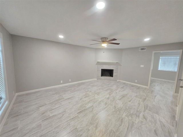 8101 Amelia Rd #307, Houston, TX 77055