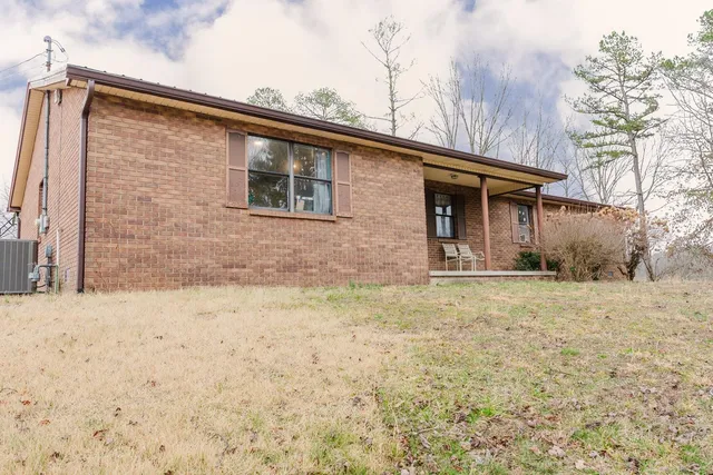 7944 Rosewood Dr, Ashland, KY 41102