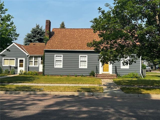 421 6th Ave, Madison, MN 56256