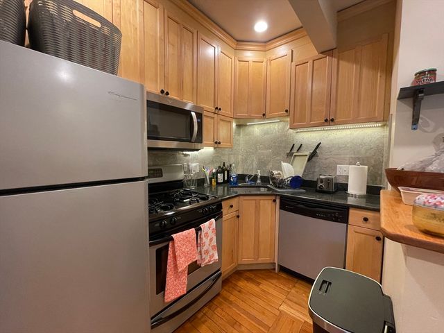 191 Winthrop Rd #2, Brookline, MA 02445