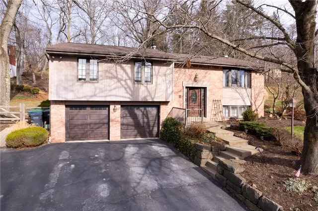 295 Twin Oaks Dr, Wexford, PA 15090