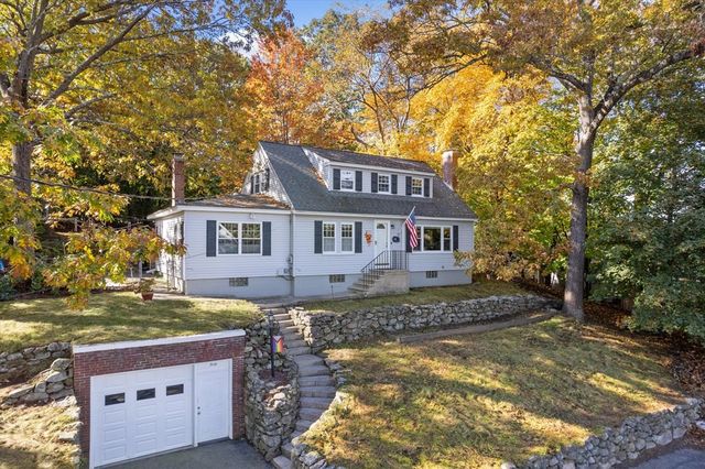 40 Dunstable Rd, North Chelmsford, MA 01863