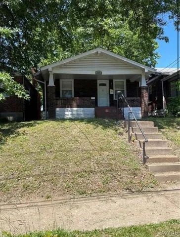 3507 Colonial Ave, Saint Louis, MO 63121