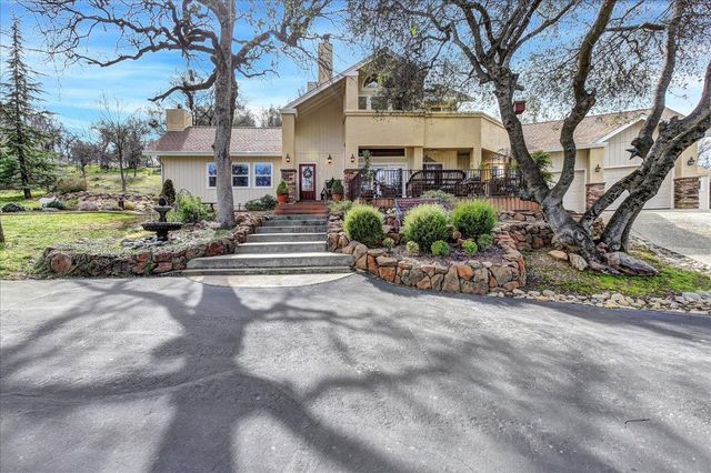 13780 Country Heights Dr, Penn Valley, CA 95946
