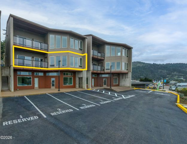 470 Highway 101 N #102, Yachats, OR 97498