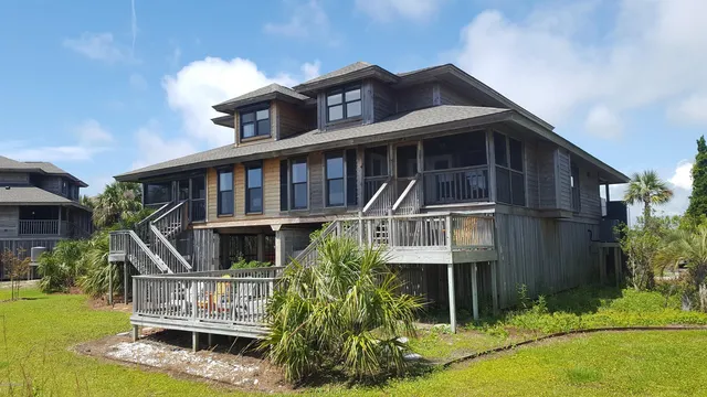 45 Harbor Dr, Saint Helena Island, SC 29920