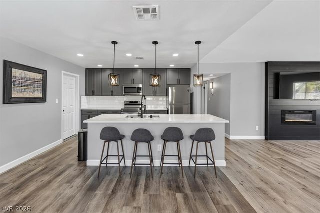 3210 Bluebird St, Las Vegas, NV 89121