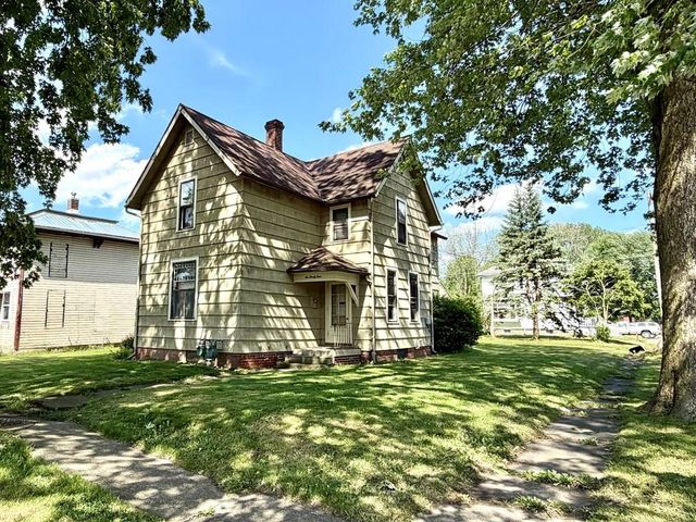 624 Prospect St, Bucyrus, OH 44820