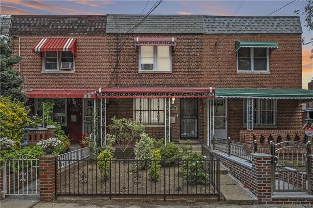 2556 Eastchester Road, Bronx, NY 10469