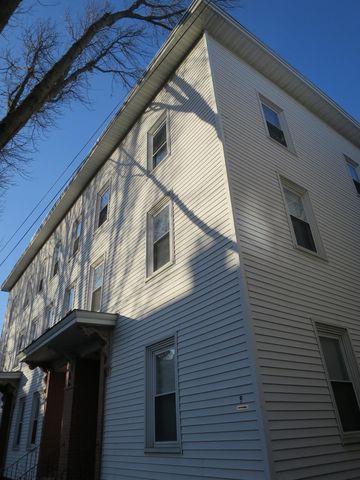 11 Bristol St #1L, Cambridge, MA 02141