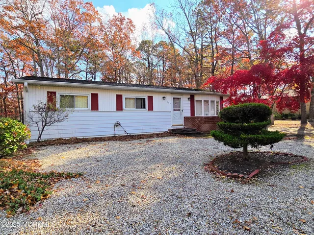 399 Lighthouse Dr, Manahawkin, NJ 08050