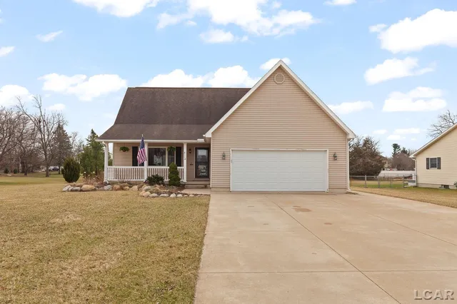 3114 Cobblestone Rdg, Tecumseh, MI 49286