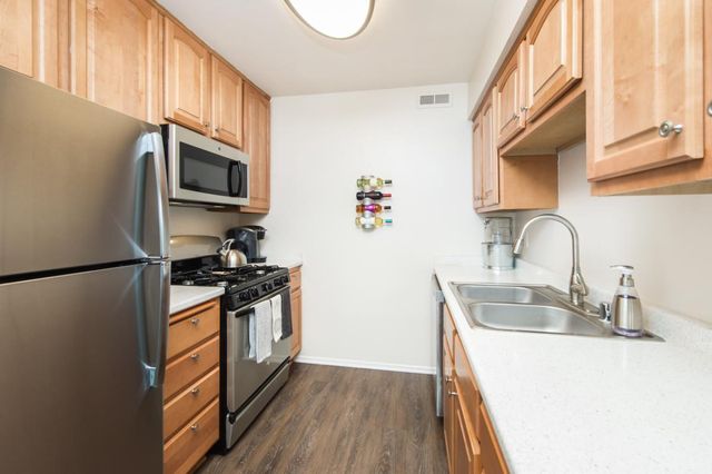 3 Bedroom Apartment For Rent Huntington Beach