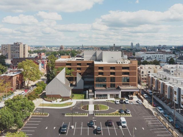 1600 W  Girard Ave, Philadelphia, PA 19130