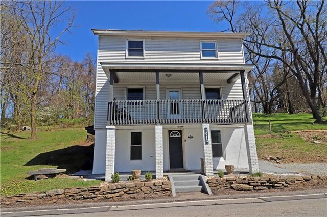 7043 Pleasant Valley Rd, Irwin, PA 15642